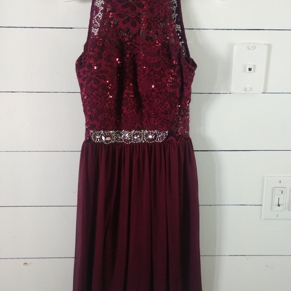 BCX formal Dress maroon sequin halter prom formal homecoming dance Size 3 - Picture 3 of 12